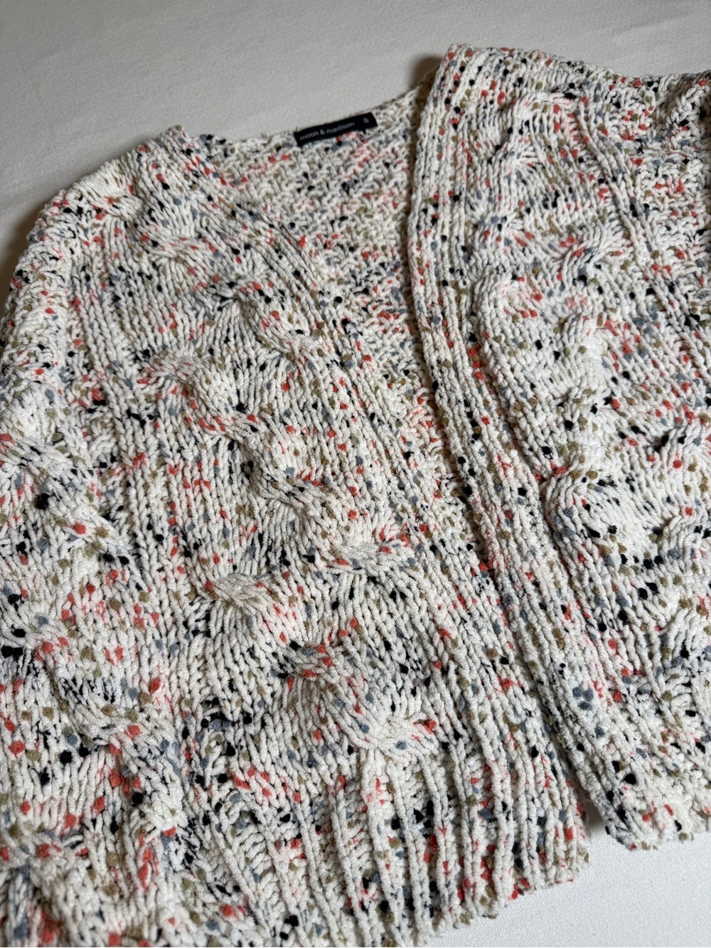 Moon & Madison Women’s Cream Speckled Cable-Knit Cropped Sweater Cardigan S